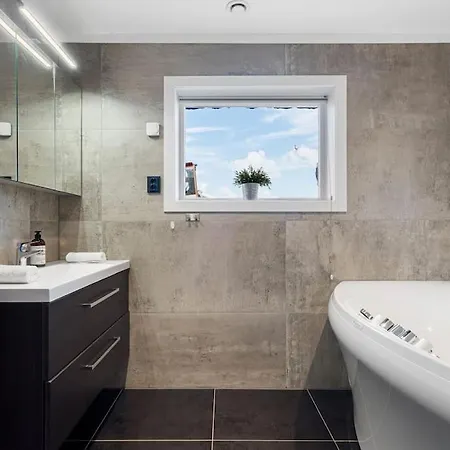 Beautiful With Seaview And Sunny Villa