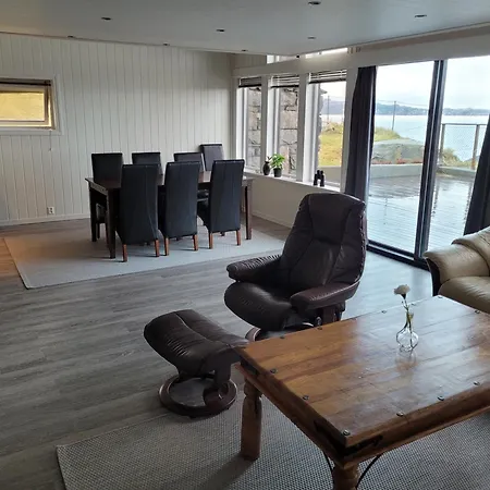 Beautiful With Seaview And Sunny Villa