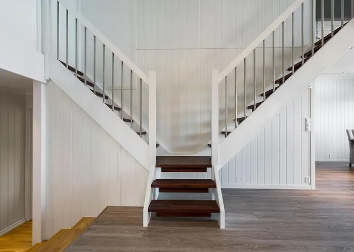 Beautiful With Seaview And Sunny Askoy