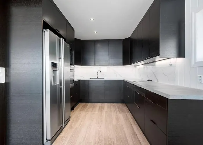 Villa Beautiful With Seaview And Sunny Askoy